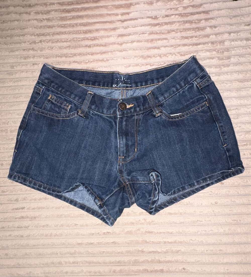 Y2K Old Navy Women's Dark Wash Denim Low Rise Shorts Size 4